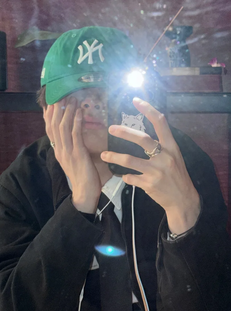 59fifty　ニューエラ　NEW ERA　着用　芸能人　有名人　シール　アイエン　Stray Kids