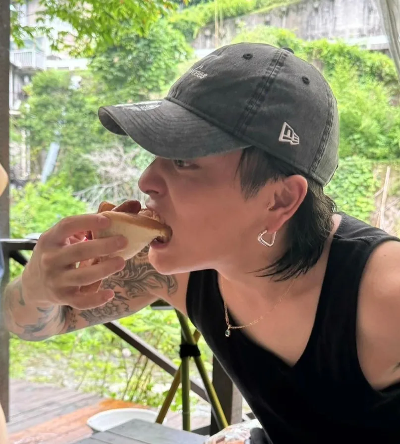 59fifty　ニューエラ　NEW ERA　着用　芸能人　有名人　シール　優里